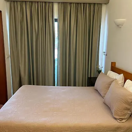 Copacabana Residencial Guest house *